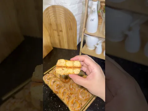 جيبي 2 بيضات ونصف كأس زيت و أرواحي نحضرو اساور الجلجلان لقهوة القصر