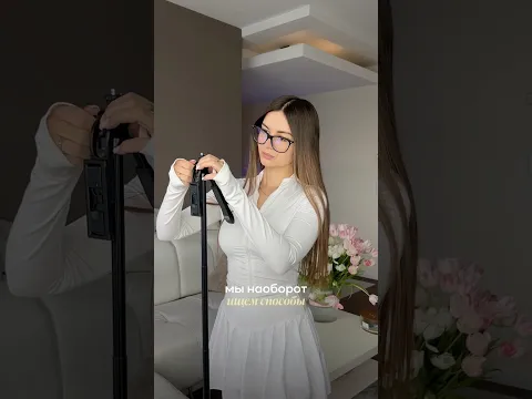 Почему я говорю на русском?)