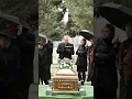 What s the difference between a funeral memorial service