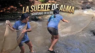 Alma prueba suerte con la atarraya en este rio😱🐟 .