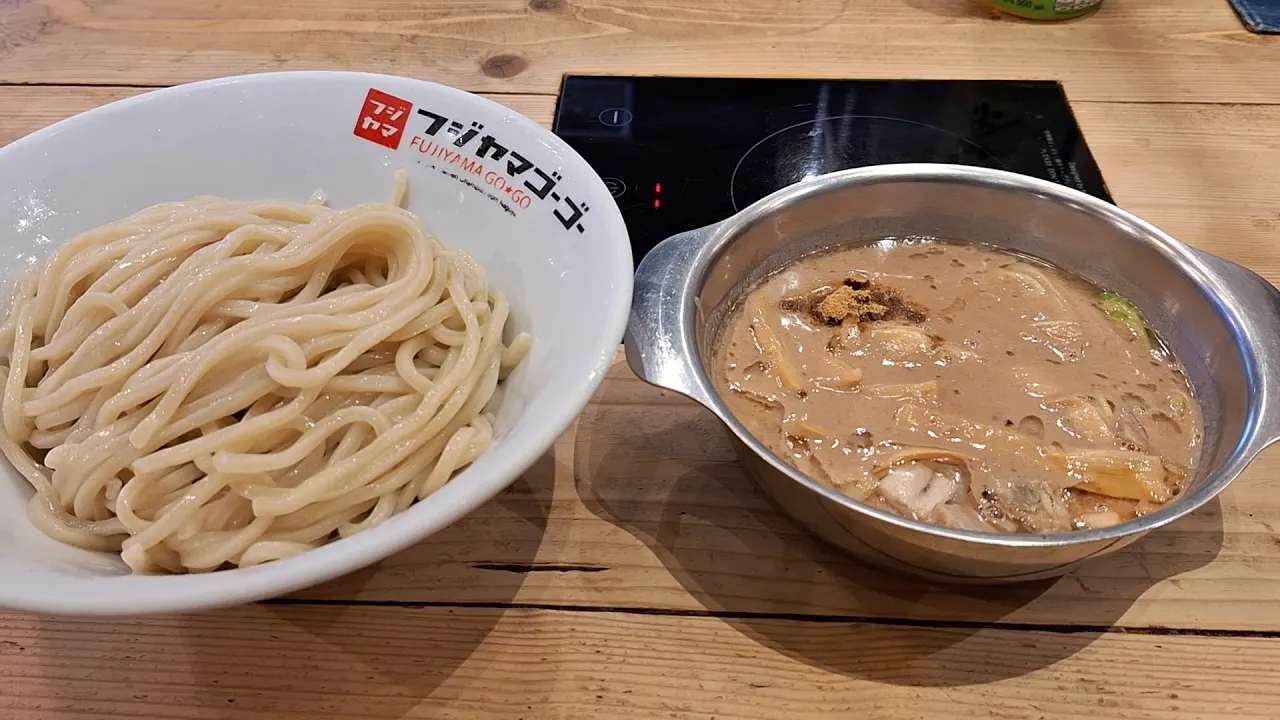 Ramen Tsukemen Fujiyama Go Go in Bangkok. Tsukemen.