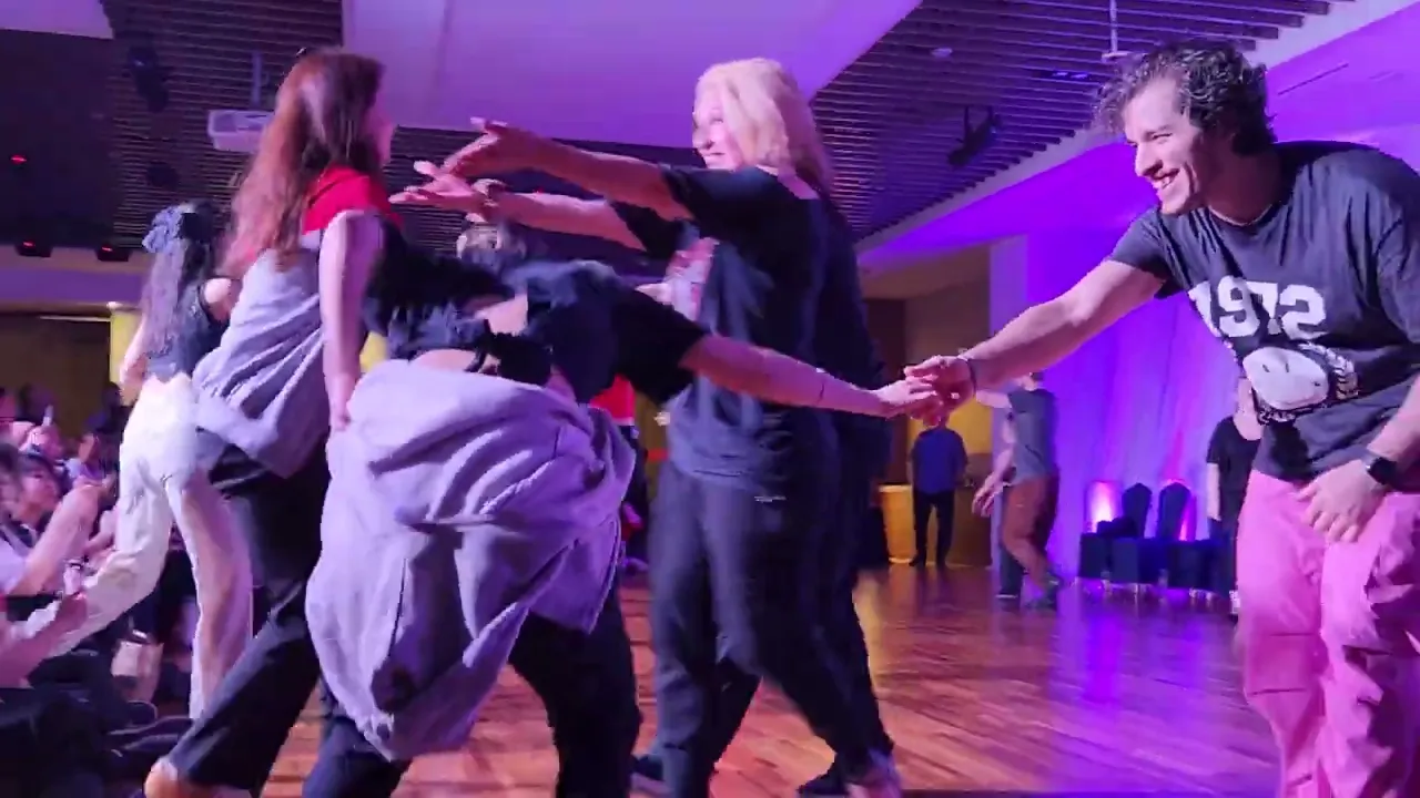 After Invitational J&J, add more show and dance with Markus's singing
