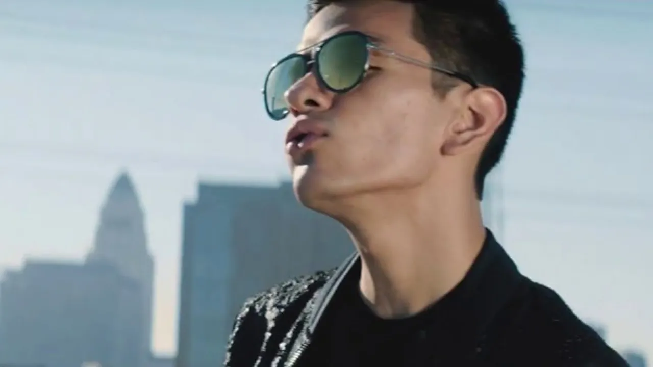 Video de la cancion Mi vida eres tu del artista Virlan Garcia - YouTube thumbnail