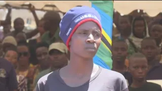 MAMBO MAZITO YAIBUKA MKUTANO WA WAZIRI MKUU SIMIYU : WANANCHI WACHARUKA