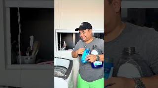 Ele pergunta tudo pra ela.