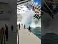 Download Lagu Out-of-Control Cruise Ship Slams Hard Into the Dock!