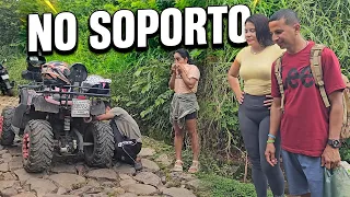 Alma esta decepcionada de su cuatrimoto😣 -Se quedo a mitad de la cuesta.