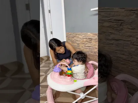 El biberón de Isaac se lo toma Daniela