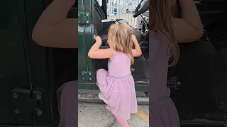 Girl don’t do it….  #africa #overlanding #overlandingafrica #defender