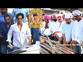 Download Lagu Shahrukh Khan Gets Emotional 😭 At Singer Zubeen Garg Prayer Meet