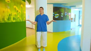 Pflegekraft Laura erzählt über ihren ganz besonderen Arbeitsplatz bei der Bärenfamilie