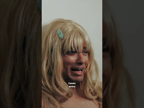 Tipica scena nei film dove la ragazza viene tradita dal suo ragazzo con la sua migliore amica #film
