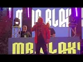Fuga pa la calle desde el carnaval Mr. BLAKY