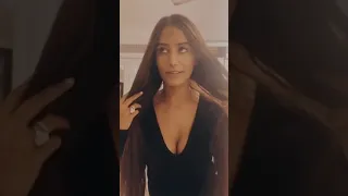 poonam pandey removing tshirt nipslip live