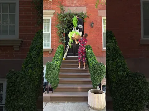 How to dress your stoop - the LEGO® edition