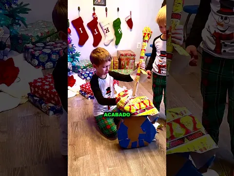 🎸 A mãe dele faz uma pegadinha antes de dar a guitarra de presente