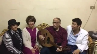 الموسيقار الموجى الصغير يغنى مقطع من أغنية ياقلبى خبى دندنها