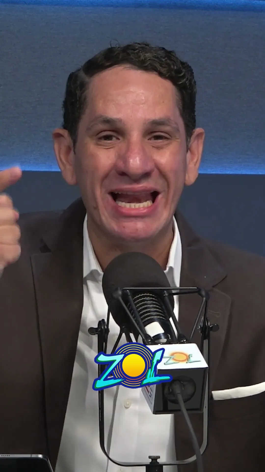 PRESIDENTE, CANCÉLELOS A TODOS