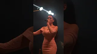 انا انـا الداكهـا ودايس عليهـا 