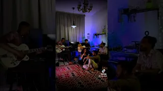 سلاف الياس ريدكم لي شديد يا يابا 