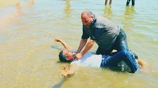 الشاعر يحيى فؤاد قرر انة يضرب  حسن الجمال دندنها