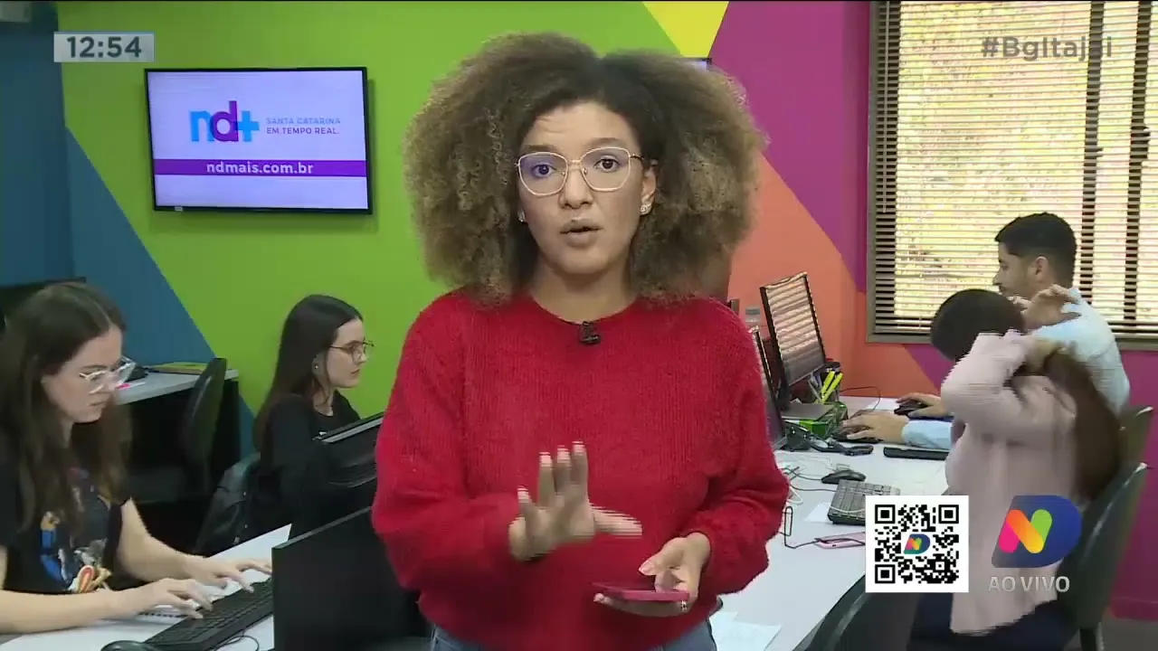 Acadêmico tatuou no próprio corpo a logo da Univali para pagar uma promessa