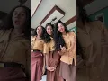 Lagu Pesona Gadis SMA Papua dengan Rambut Ikal, Kompak Banget!#shorts #anaksma #papuatiktok #fyp #girl