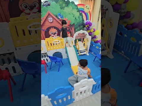 Bocil Main di Play Ground