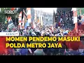 Download Lagu Momen Pendemo Masuki Polda Metro Jaya, Buntut Meninggalnya Affan Ditabrak Rantis Brimob