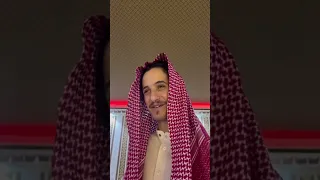 انت وقرايبك تلعبون كوره 