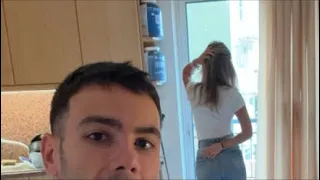 Ήρθε ξαφνικά κοπέλα