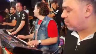 الموسيقار العالمى  احمد وزة حظ الفرح كله دندنها