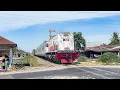 Download Lagu RAILROAD CROSSING Indonesia | SERUNYA Hunting Kereta Api di Perlintasan KA Perbaungan