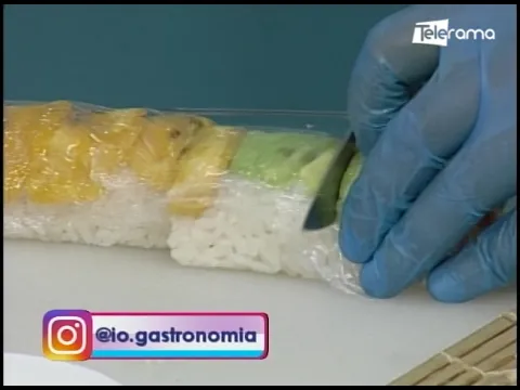 Preparación rollitos de sushi