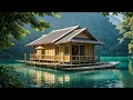 Pemuda itu membangun rumah bambu yang mengapung di atas air
