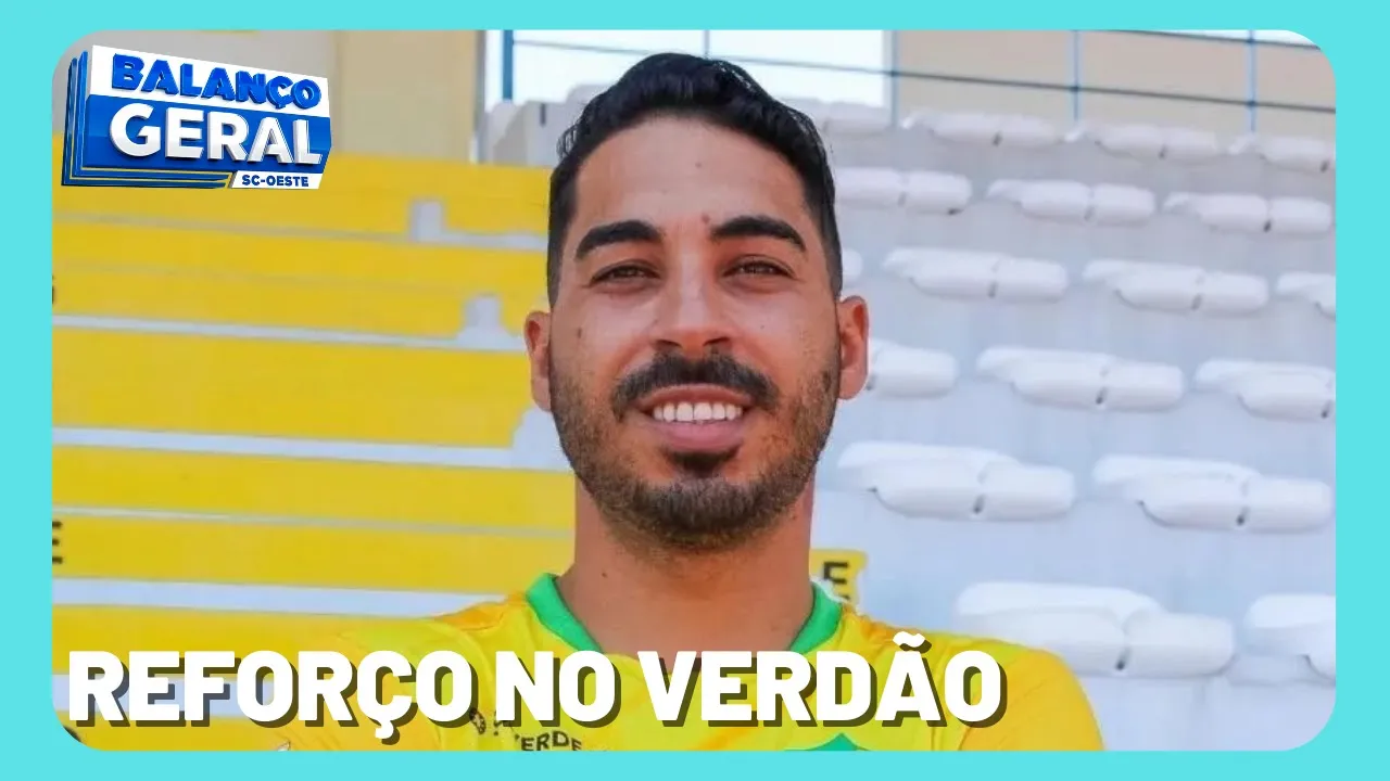Atacante Murilo se apresenta na Chapecoense