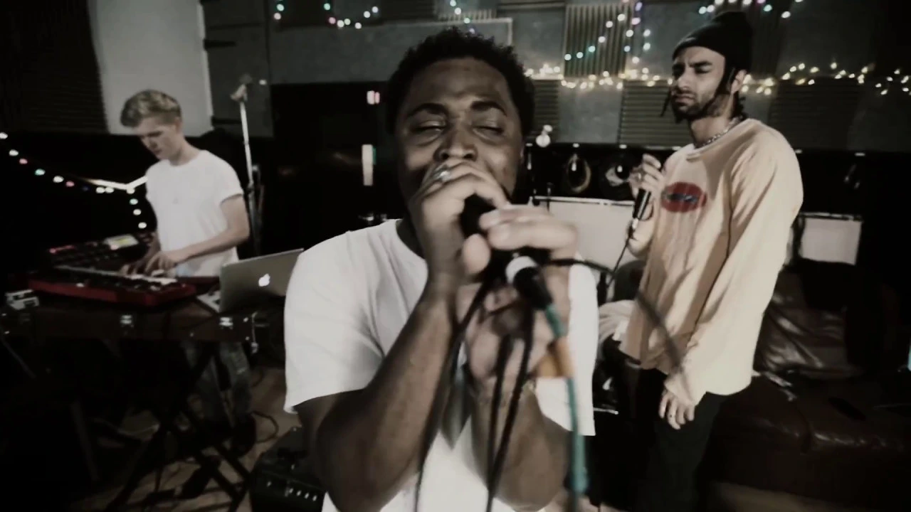 Monster Florence - Scum (live studio session) Monster Florence - Scum (live studio session)