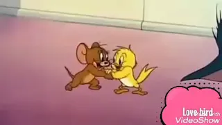 اتنين بس احنا واحد كتف بكتف وقلب واحد دندنها
