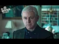 Download Lagu De koningin grijpt in en betaalt de aanklager af | Een koninklijk schandaal (Michael Sheen, Claire Rushbrook)