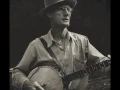 Roscoe Holcomb - Trouble In Mind