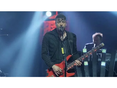 Download MP3 Muse - Uprising (Live HD 2015)