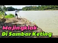 Download Lagu Banyak pemancing Naragog di pinggiran Sungai Citanduy.Muara ke Pantai Karapyak