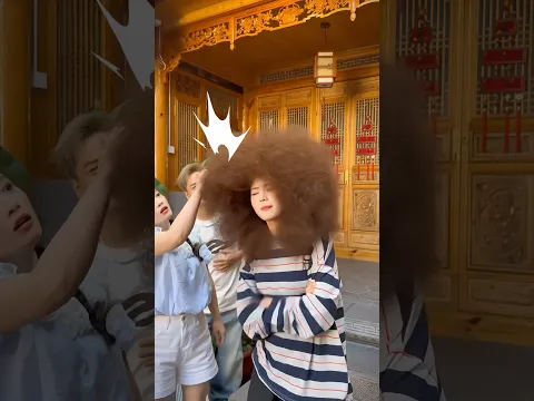 Cewek ini punya rambut kayak sarang tawon 🤣 #shortviral