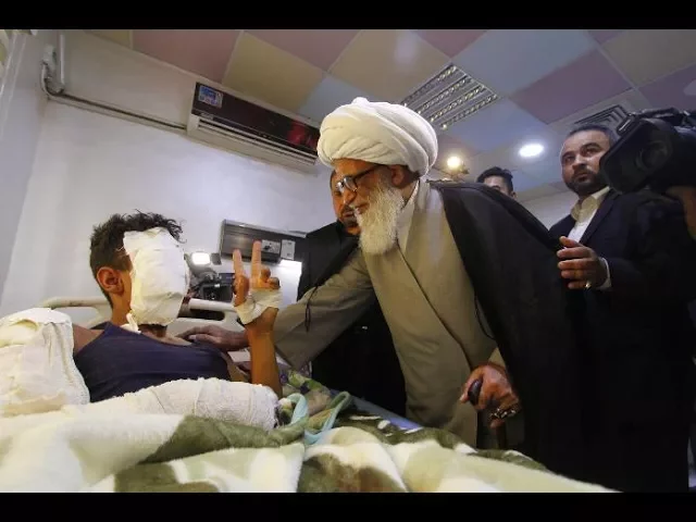 ⁣زيارة سماحة المرجع لجرحى الحشد الشعبي والقوات المسلحة