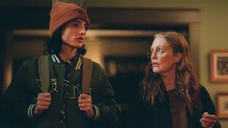 ام تقع في حب صاحب ابنها الصغير ملخص فيلم When You Finish Saving The World 