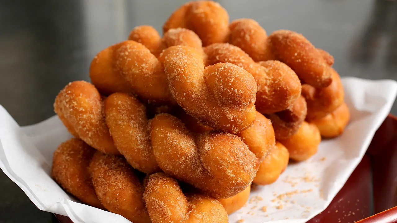 Twisted Korean doughnuts (Kkwabaegi: )