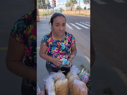 Ela parecia preocupada e cansada , mas cheguei na hora certa