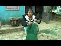 Download Lagu Seorang Gadis yang Tinggal Sendirian di Ladang. Menangkap Ikan. Menjual Ikan