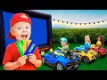 Download Lagu Oliver \u0026 Mama Bekerja di Bioskop Mobil 🚗🎬 – Petualangan Seru Anak