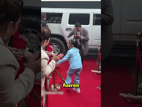 Esta Actriz Se Tropezó En La Alfombra Roja 😲